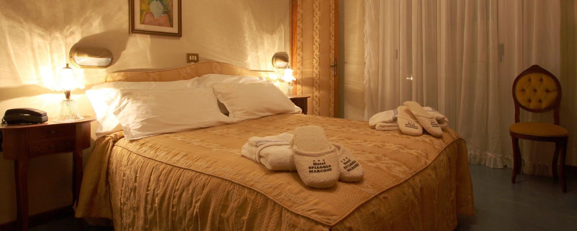 רימיני Hotel Spiaggia Marconi מראה חיצוני תמונה