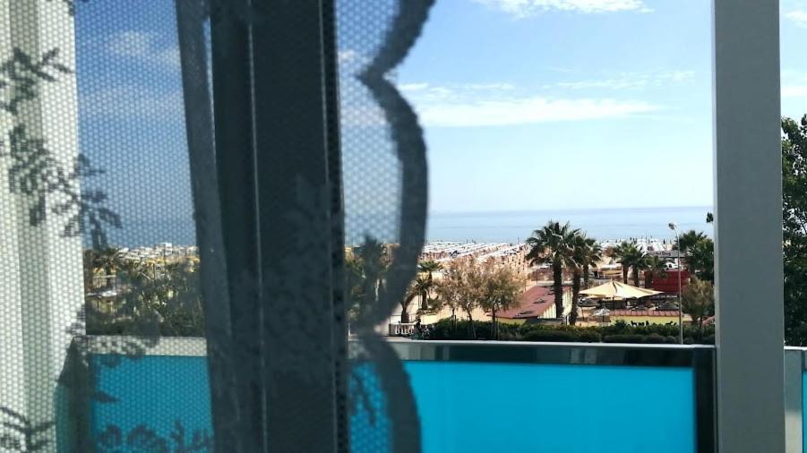 רימיני Hotel Spiaggia Marconi מראה חיצוני תמונה
